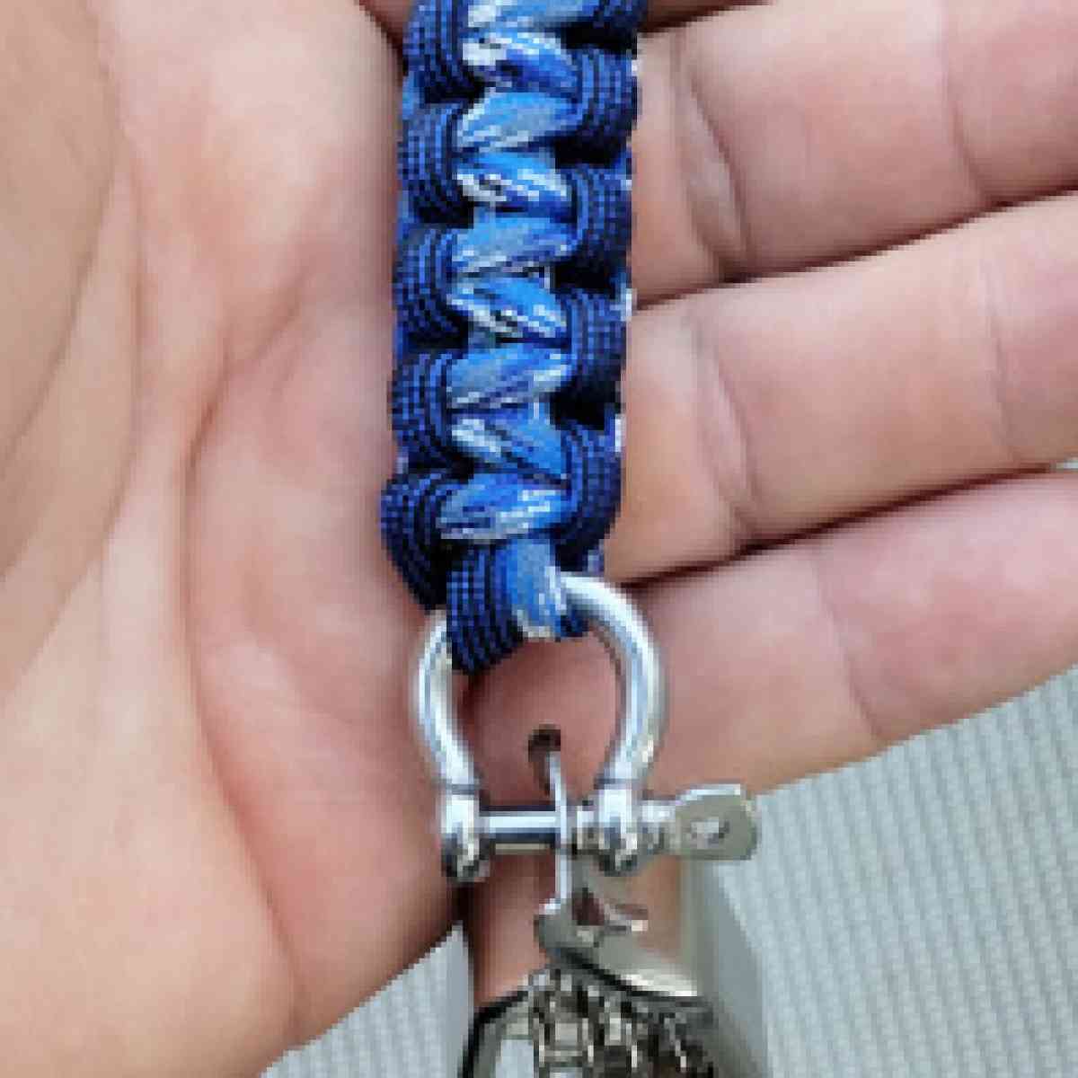 Paracord Gloves Clip