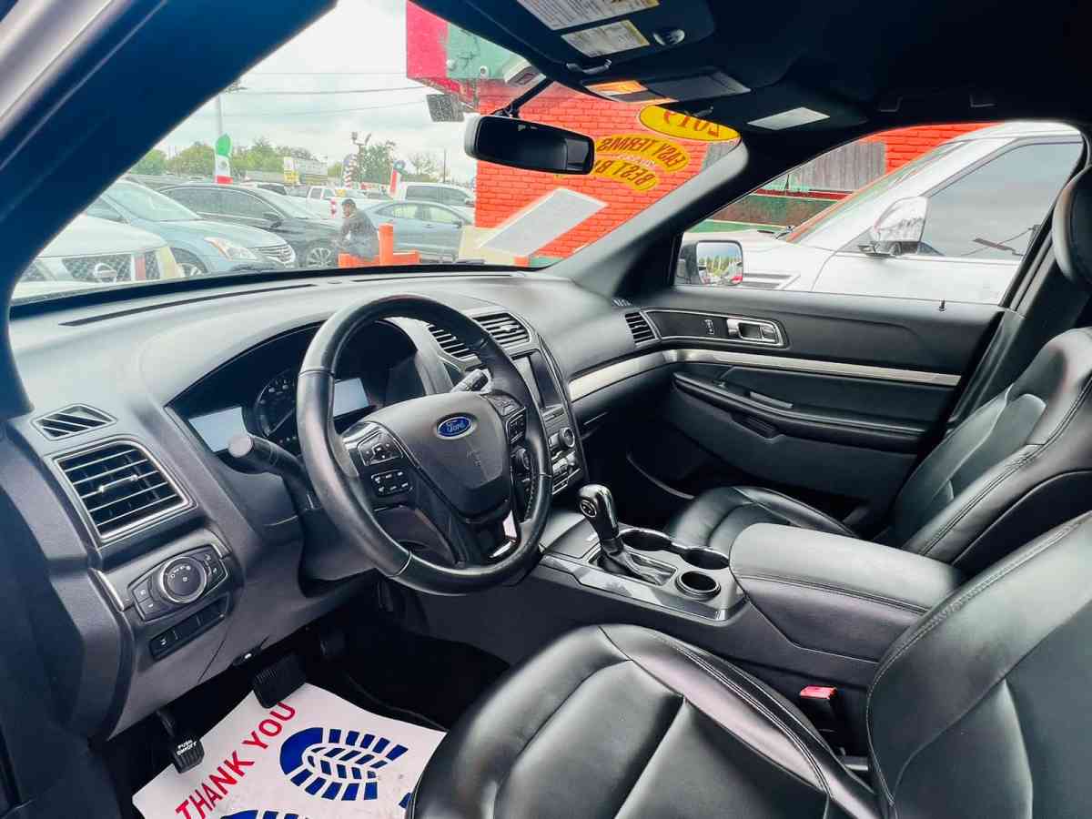 2019 Ford Explorer XLT 134k millas