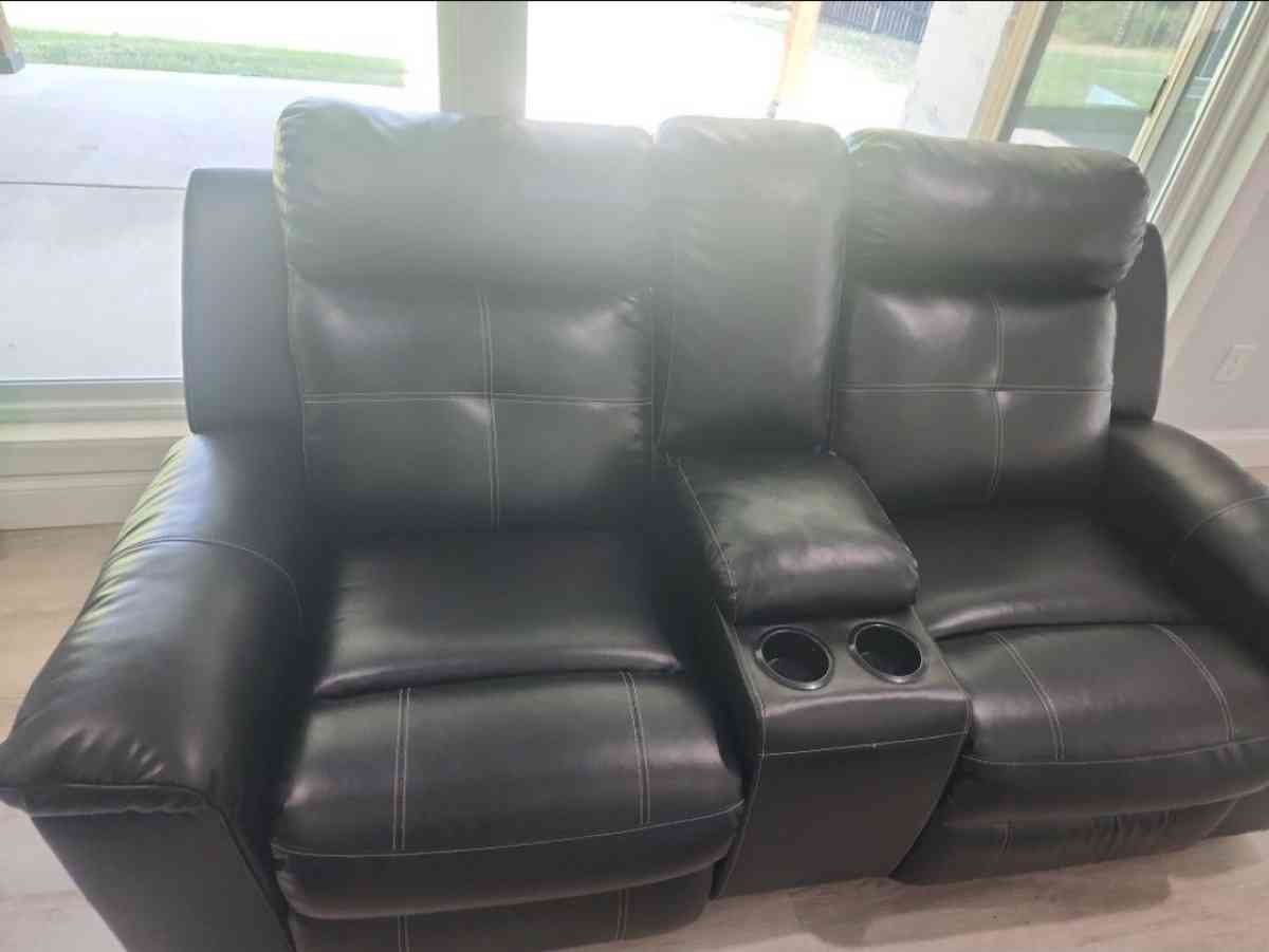 3piece living room  And everything that is in the pictures