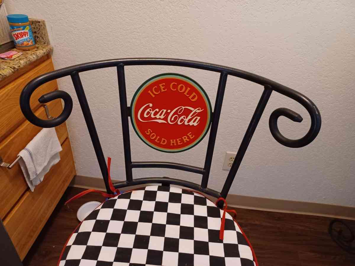 coke pub table set