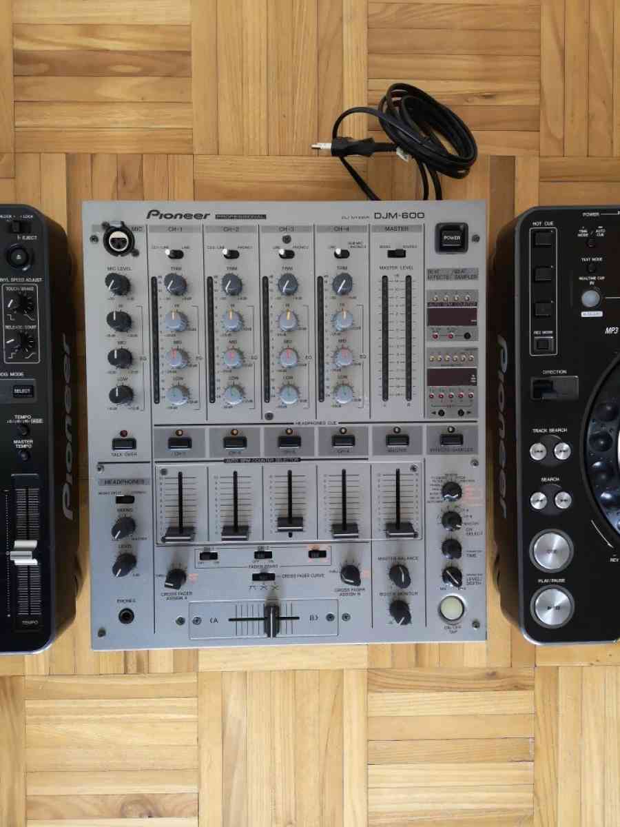 2  CDJ 1000 MK3 1X DJM 600 IM