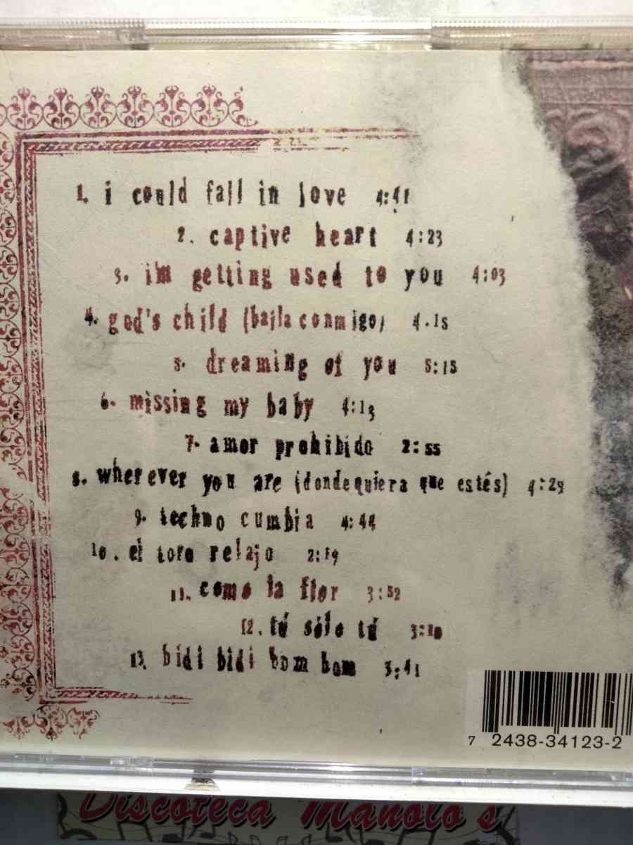 SELENA DREAMING OF YOU CD USADO EN EXC COND CAJA ABIERTA