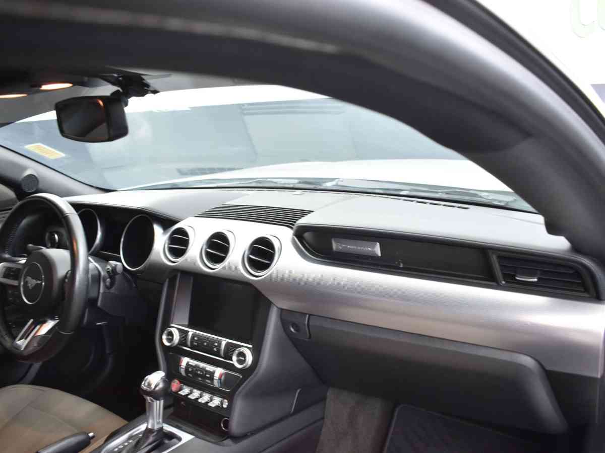 2019 Ford MustangEcoBoost Coupe Millas 40k