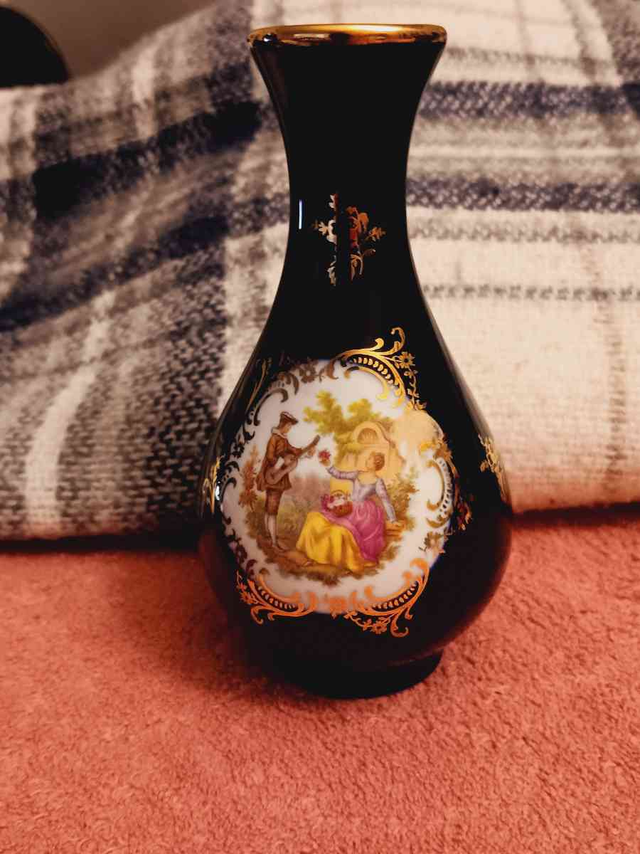 porcelain imperial limoges 22k gold and blue vase