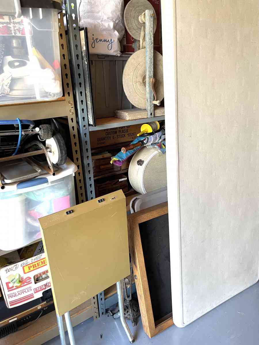 lots of Collectibles and antiques and lots of other items