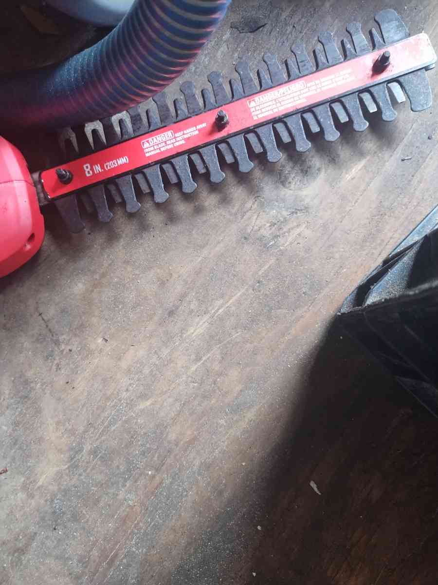 20 v max 8in hedge trimmer