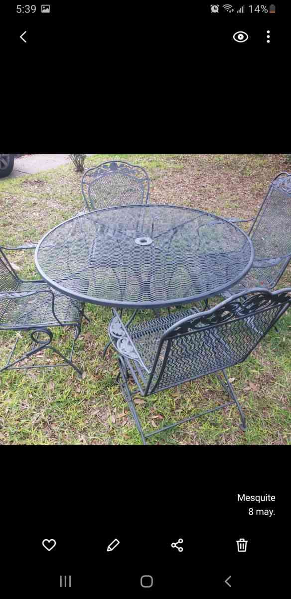 Mesa de patio con sillas Mesedoras  Sale