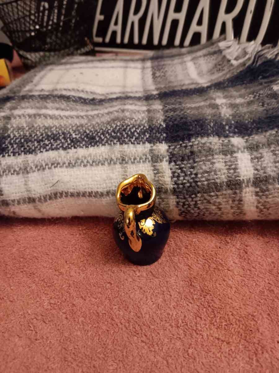 porcelain imperial limoges 22k gold and blue plated vase