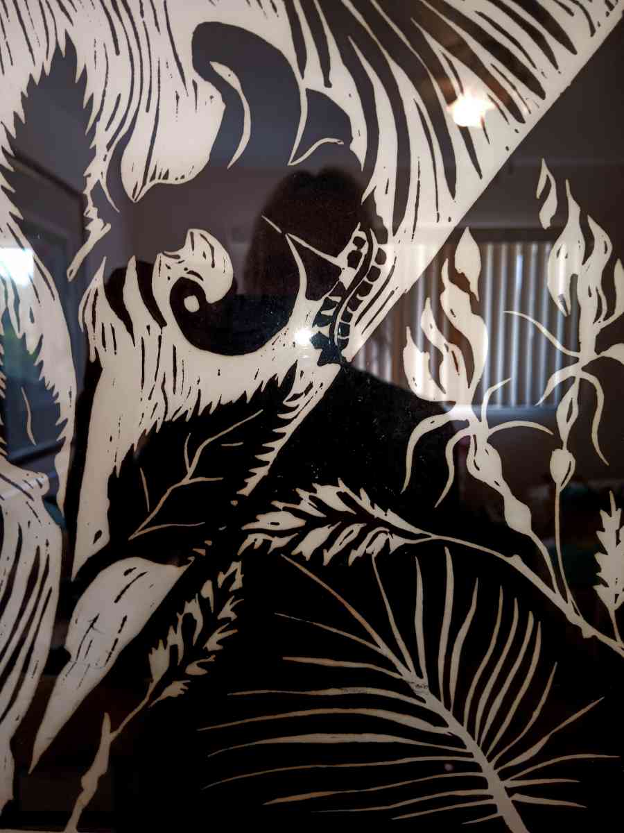 Lauderdale artist that paints Ying and yang in black and whi