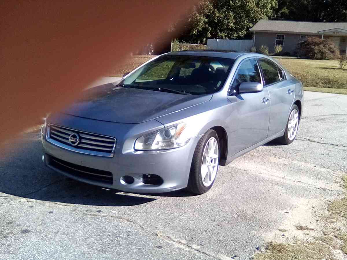2012 Nissan maxima