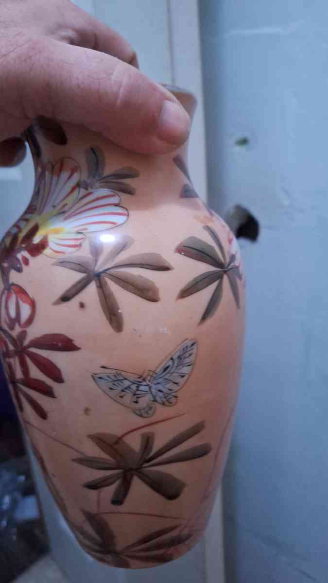 1920s Japanese vases with artist signatures