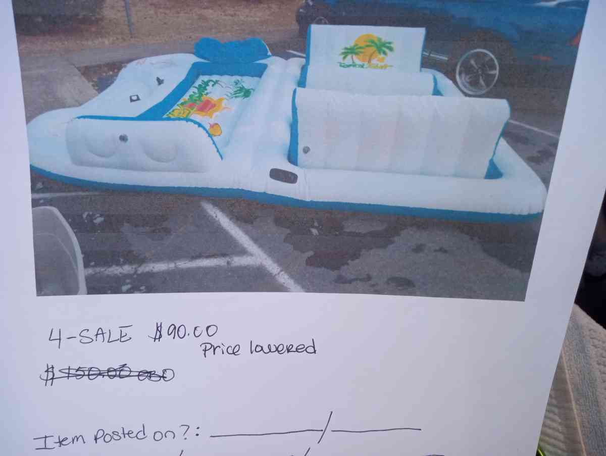 Tahitti island lounge float