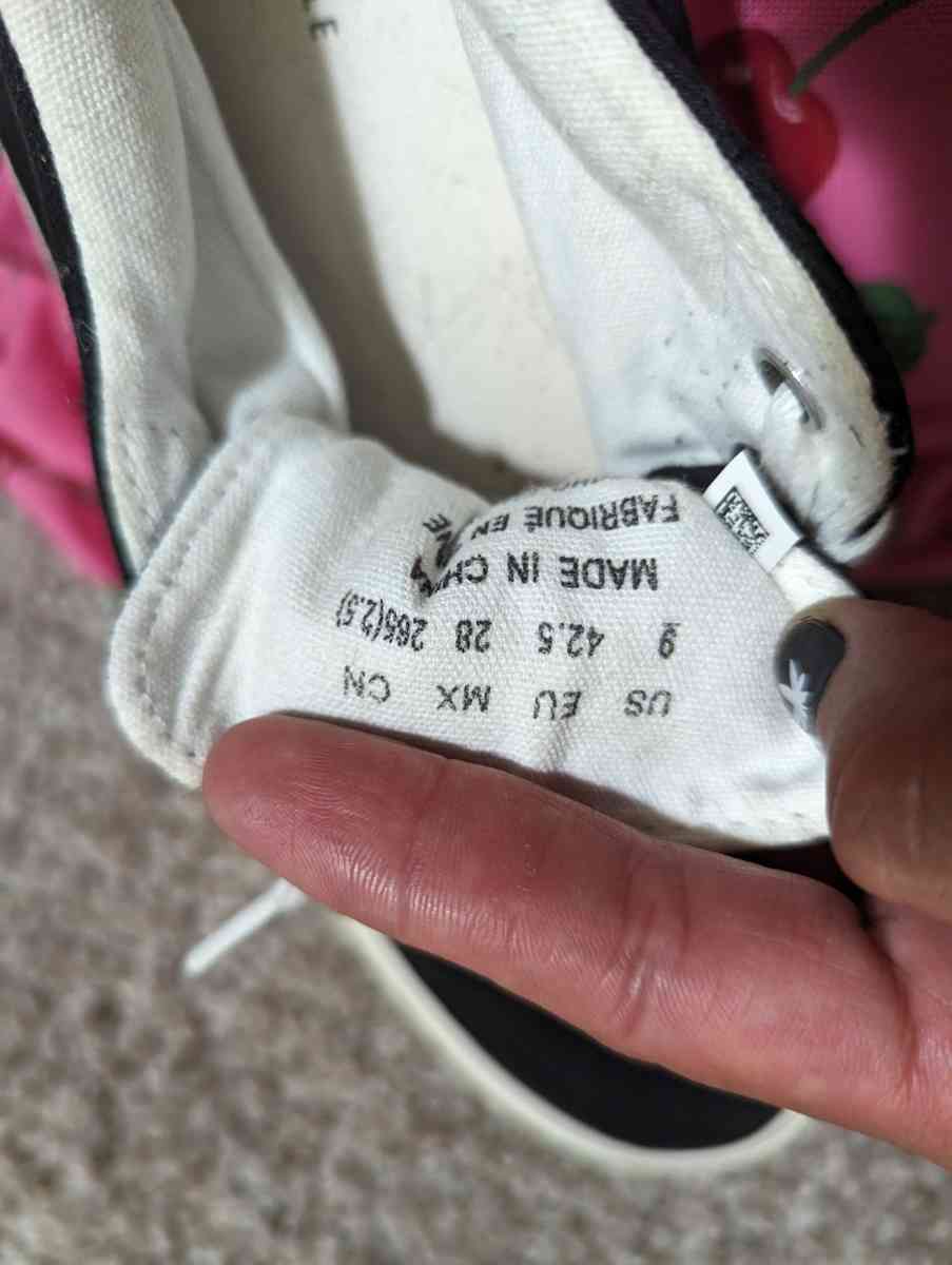 Mens American Eagle shoes size 9