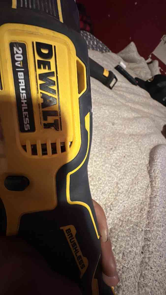 DeWalt utilitie tool