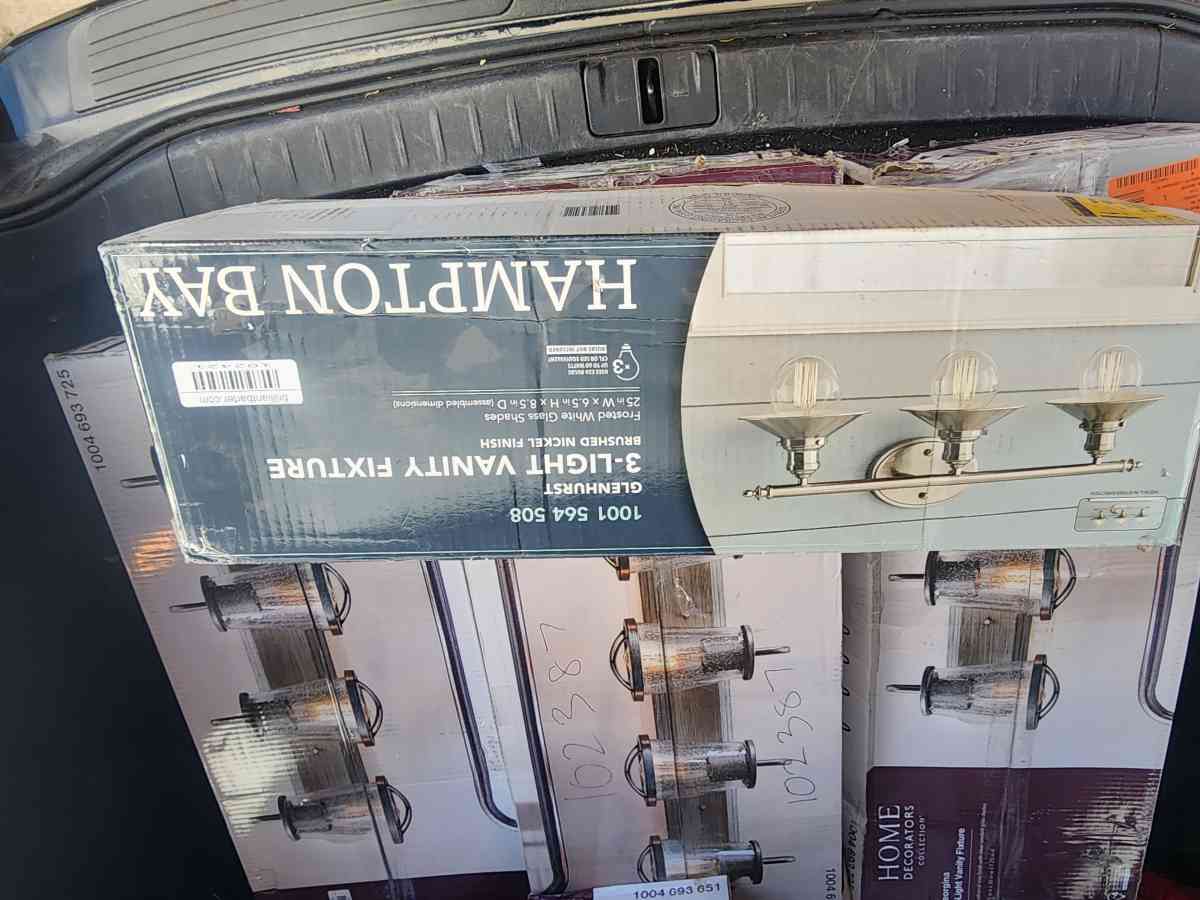 Brand new blinds bath tub light fixtures