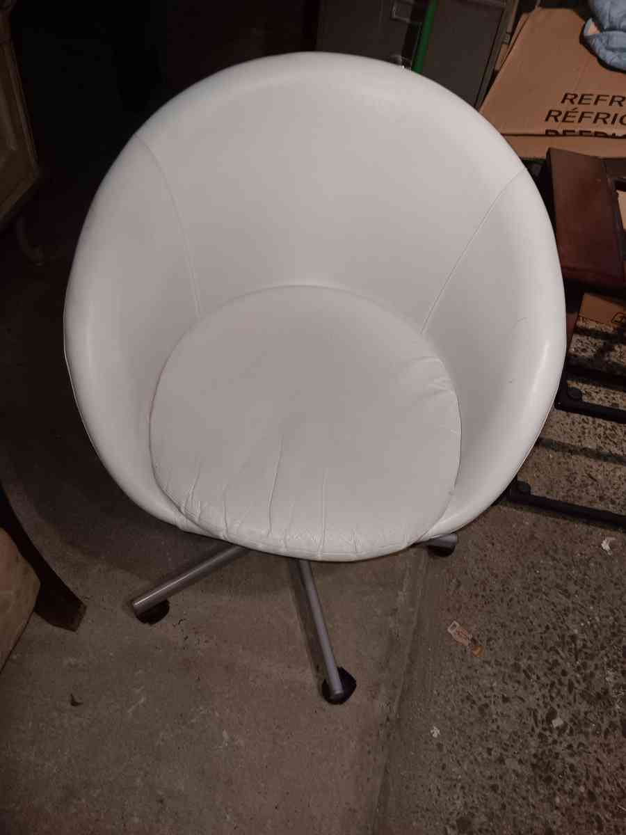 yardsale fri 1027 sat1028 and sun1029  misc everything