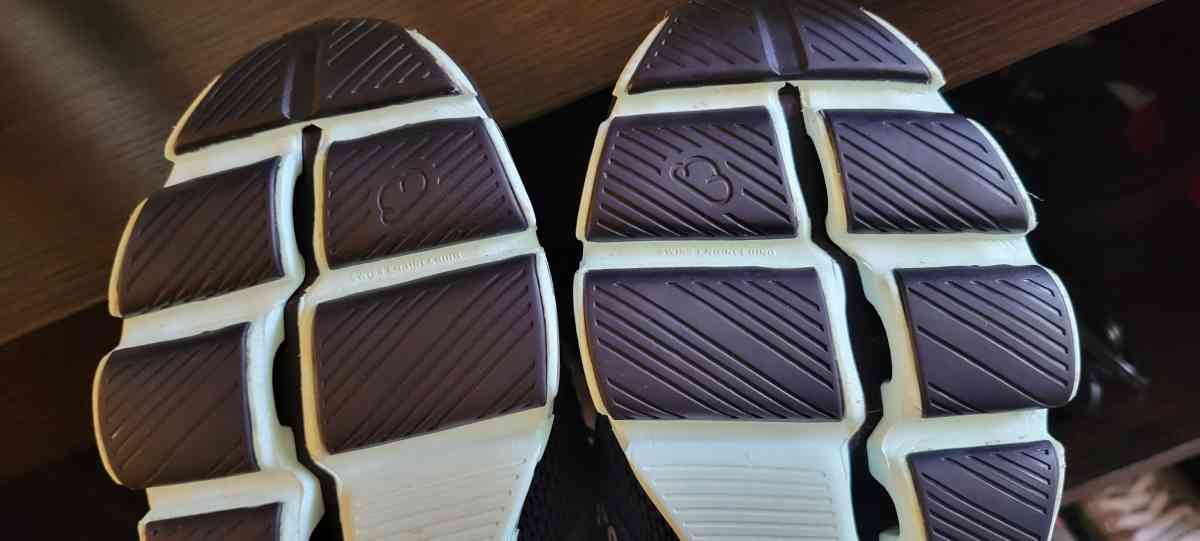 womens on cloud running shoes size 8 5