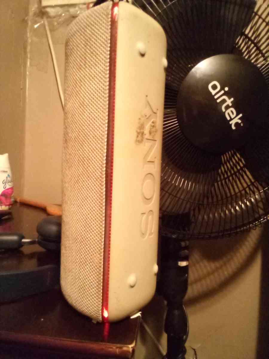 Sony wireless speaker model number SRSXB32