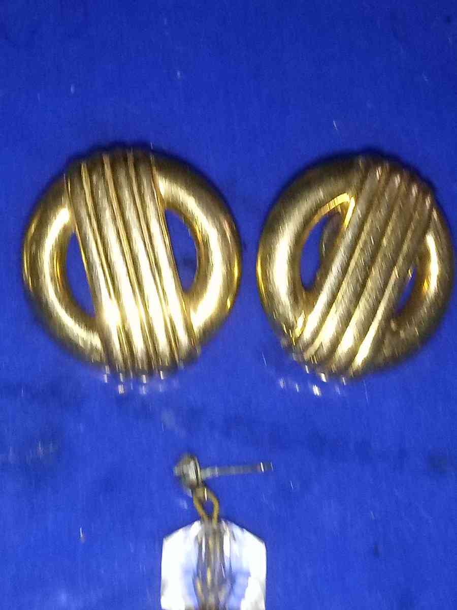 4 pairs Vintage pierced earrings