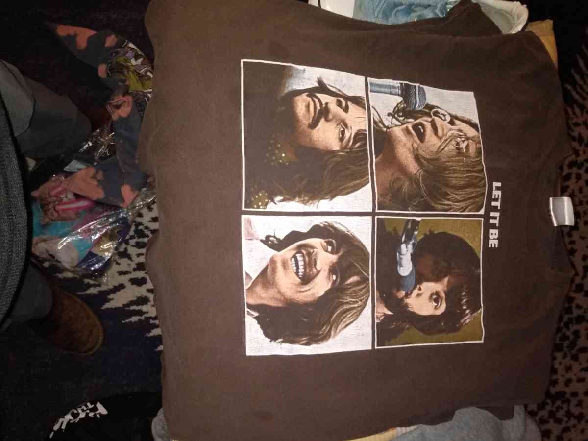 BEATLES TSHIRT LET IT GO