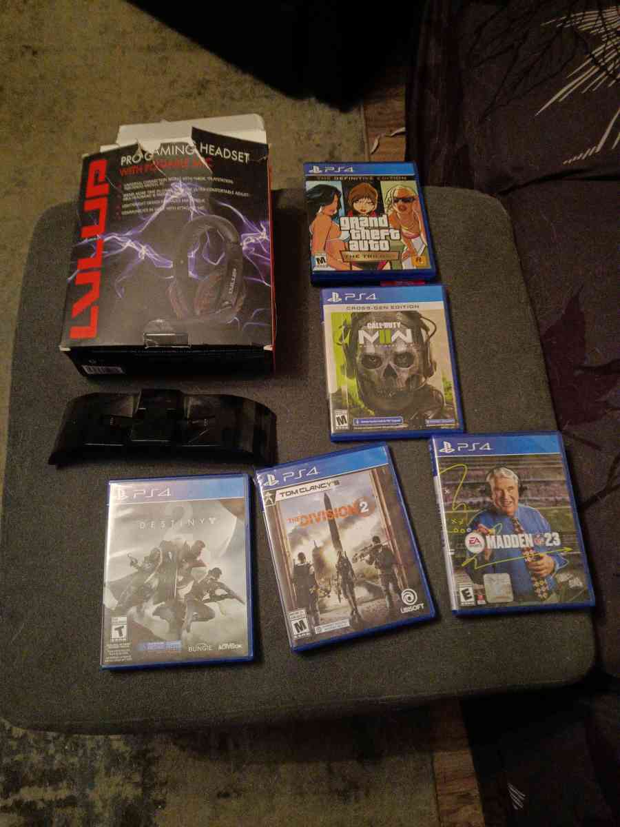 ps4 1tb three controllers five games gaming headphones