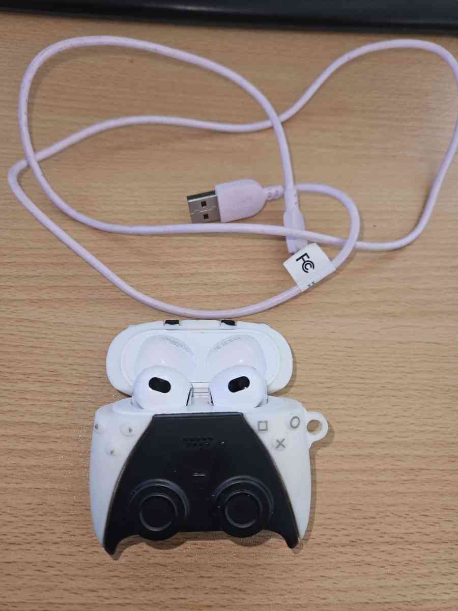 Apple Airpods 3rd Gen W Protective Case