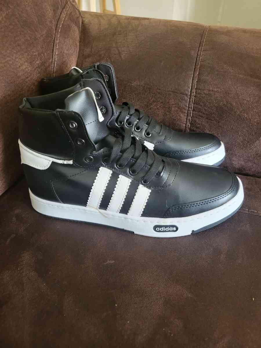 mens sneakers size 42