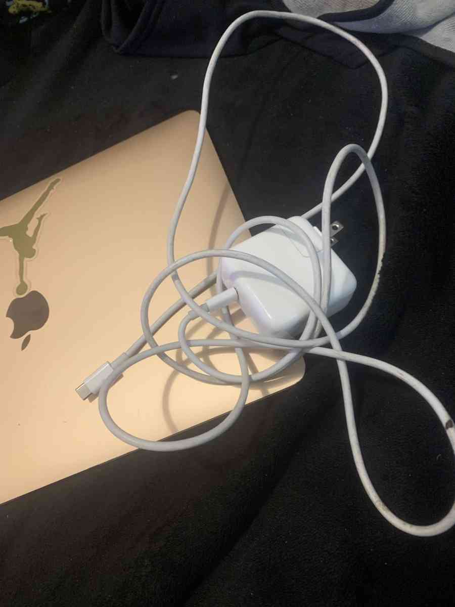 MacBook Air 13 inch Rose Gold