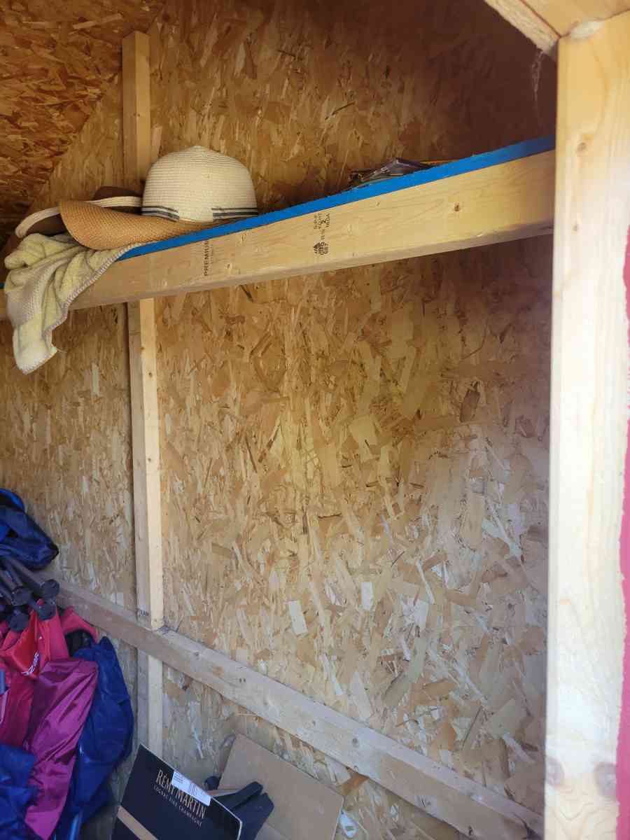 8ft x12ft 1 yr old shed Excellent Condition