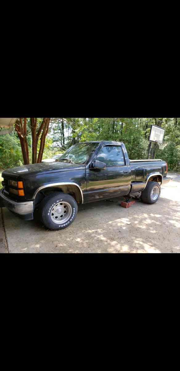 1998 GMC step side pickup truck