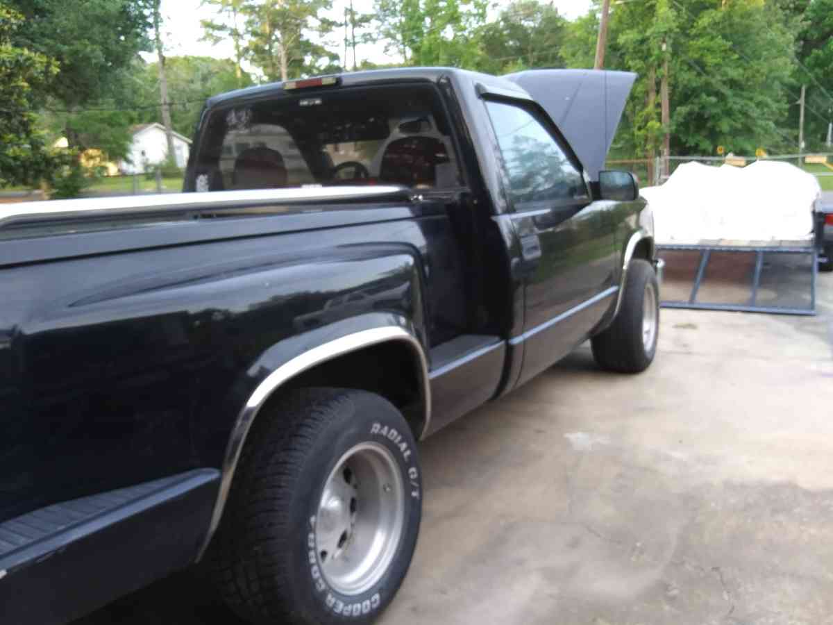 1998 GMC step side pickup truck
