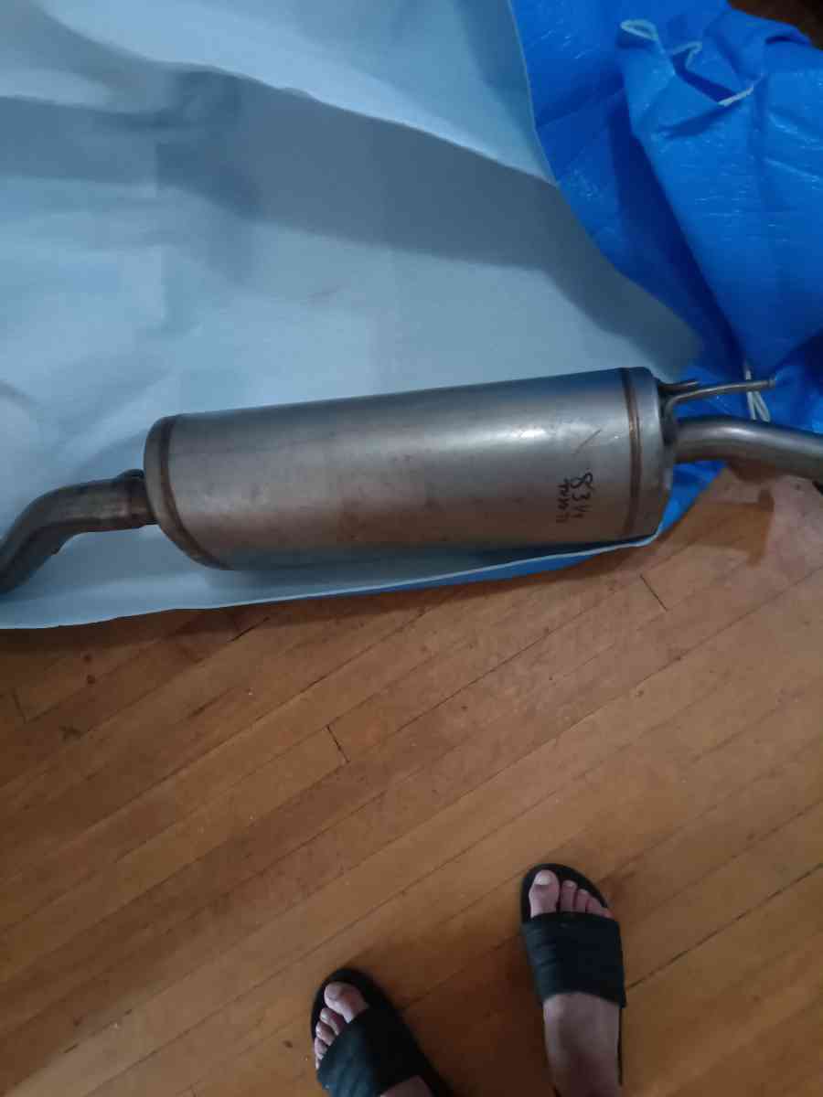 2022 Toyota Highlander complete moffle in excellent conditio