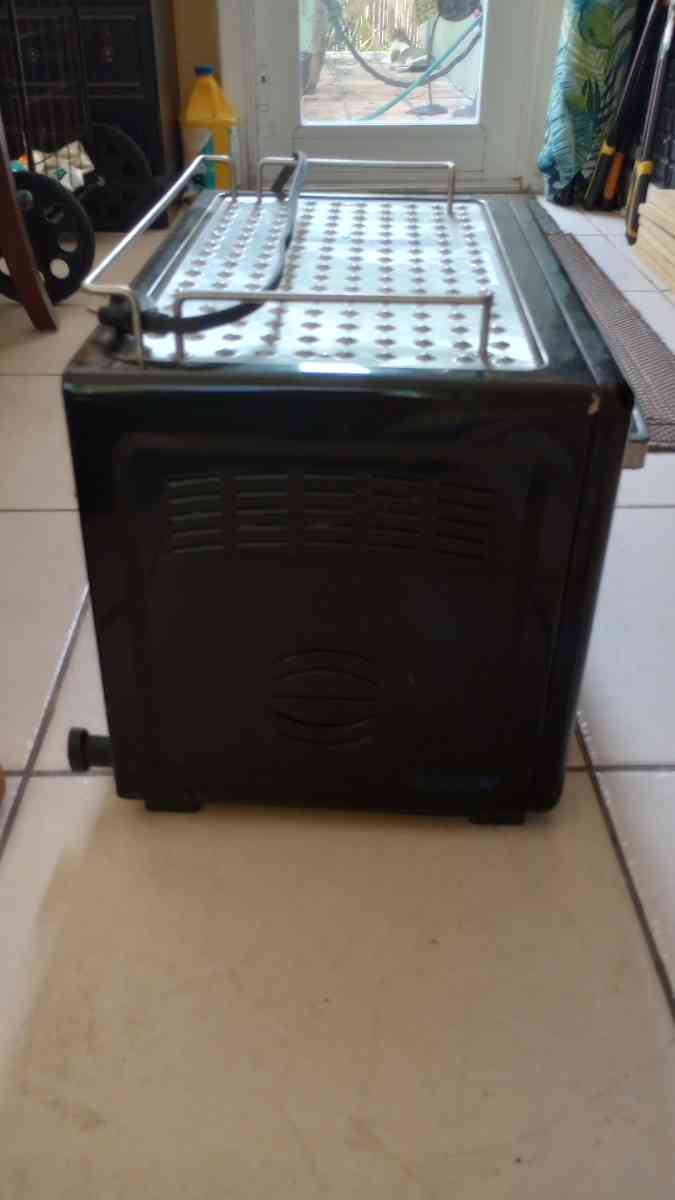 The Food Network countertop convection oven