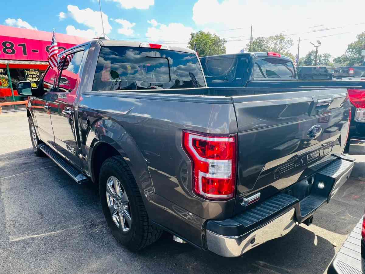 2018 FORD F150 XLT 118k millas