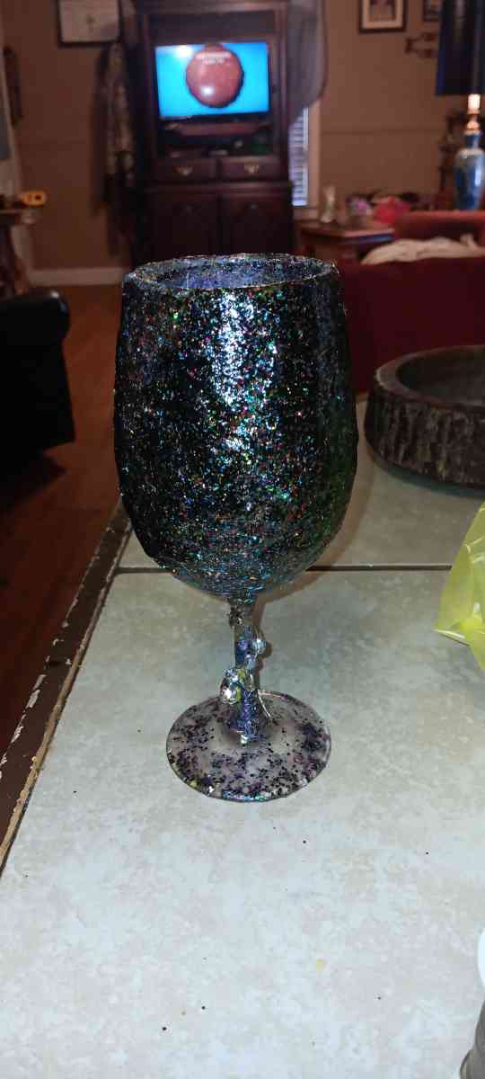 hand painted wine glasses and Rhinestone bottles