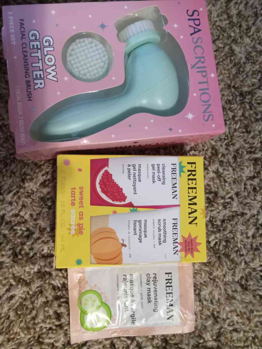 bath and body works facial spa bubble bath and sunglasses