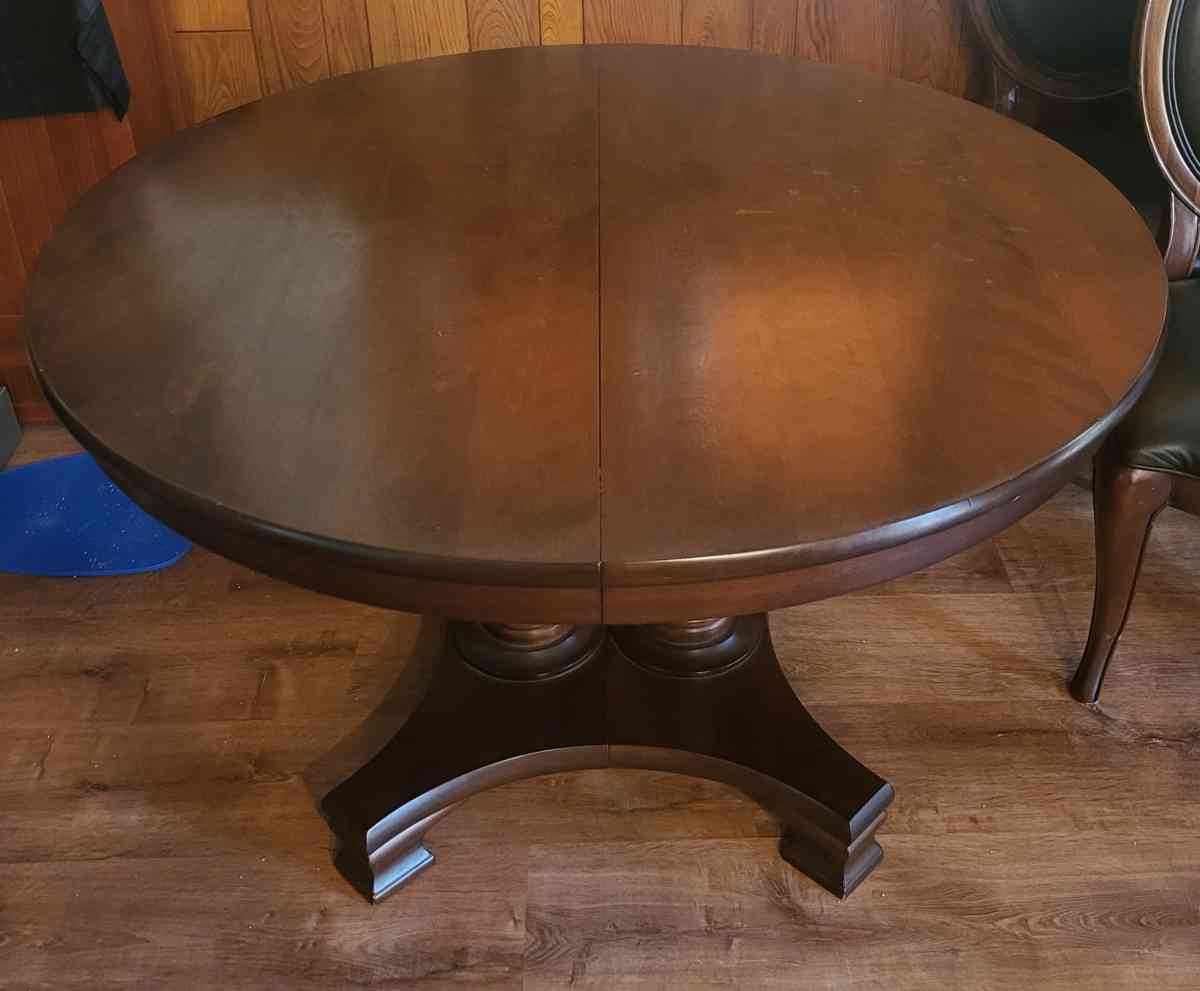 Temple Stuart Dining Room Table