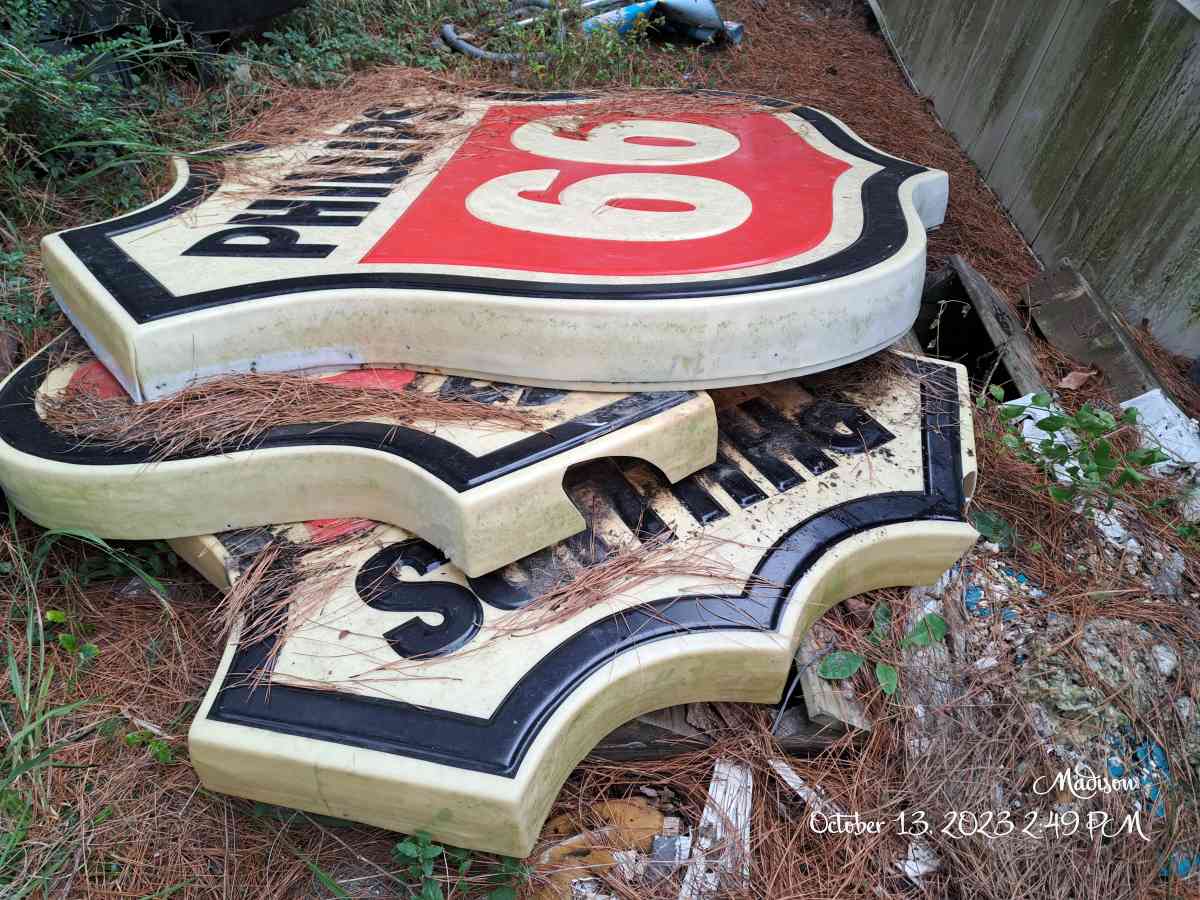 3 vintage Philips 66 Signs