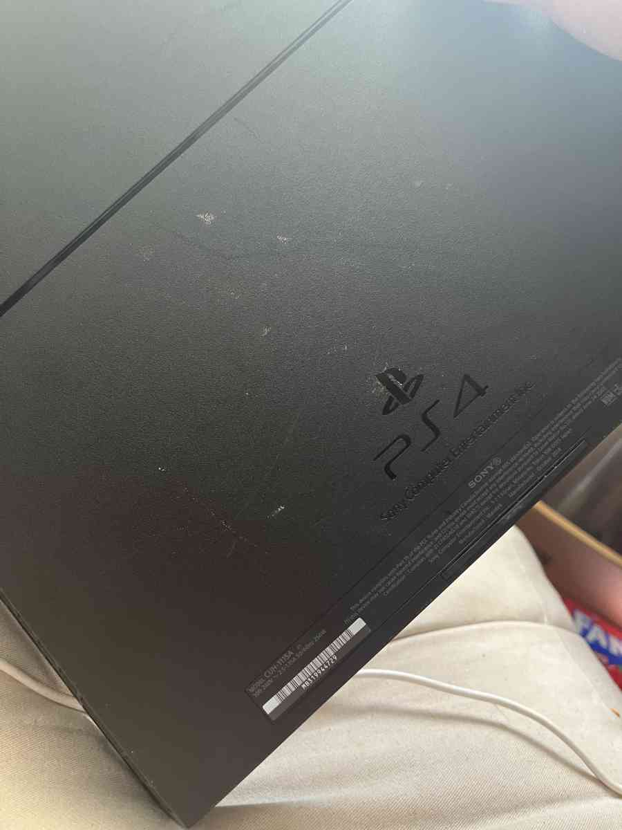 Black Playstation 4