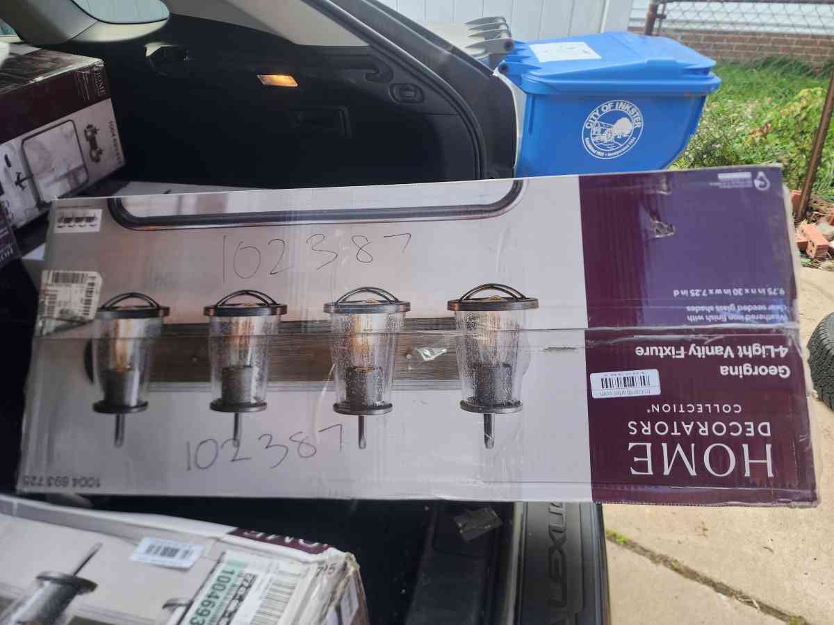 Brand new blinds bath tub light fixtures