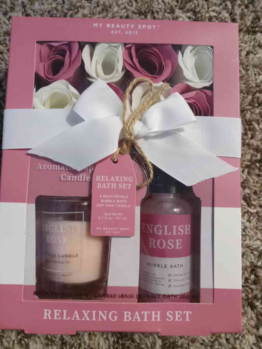 bath and body works facial spa bubble bath and sunglasses