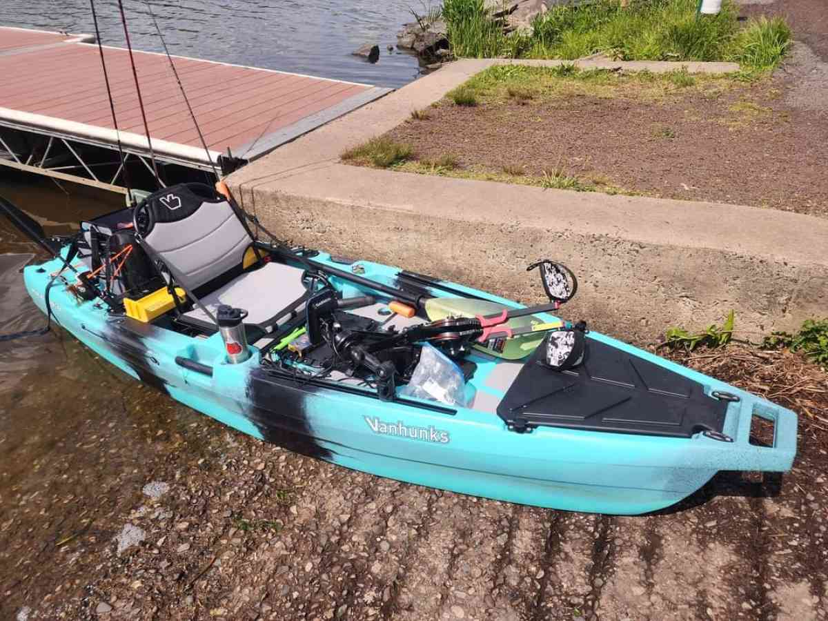 Vanhunks Pike Kayak with Fin Drive