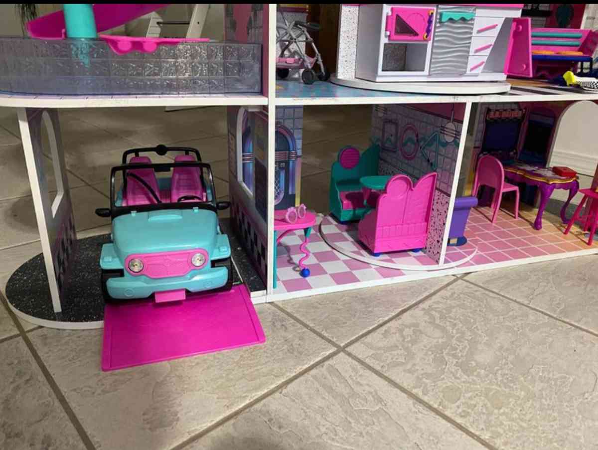 lol doll house