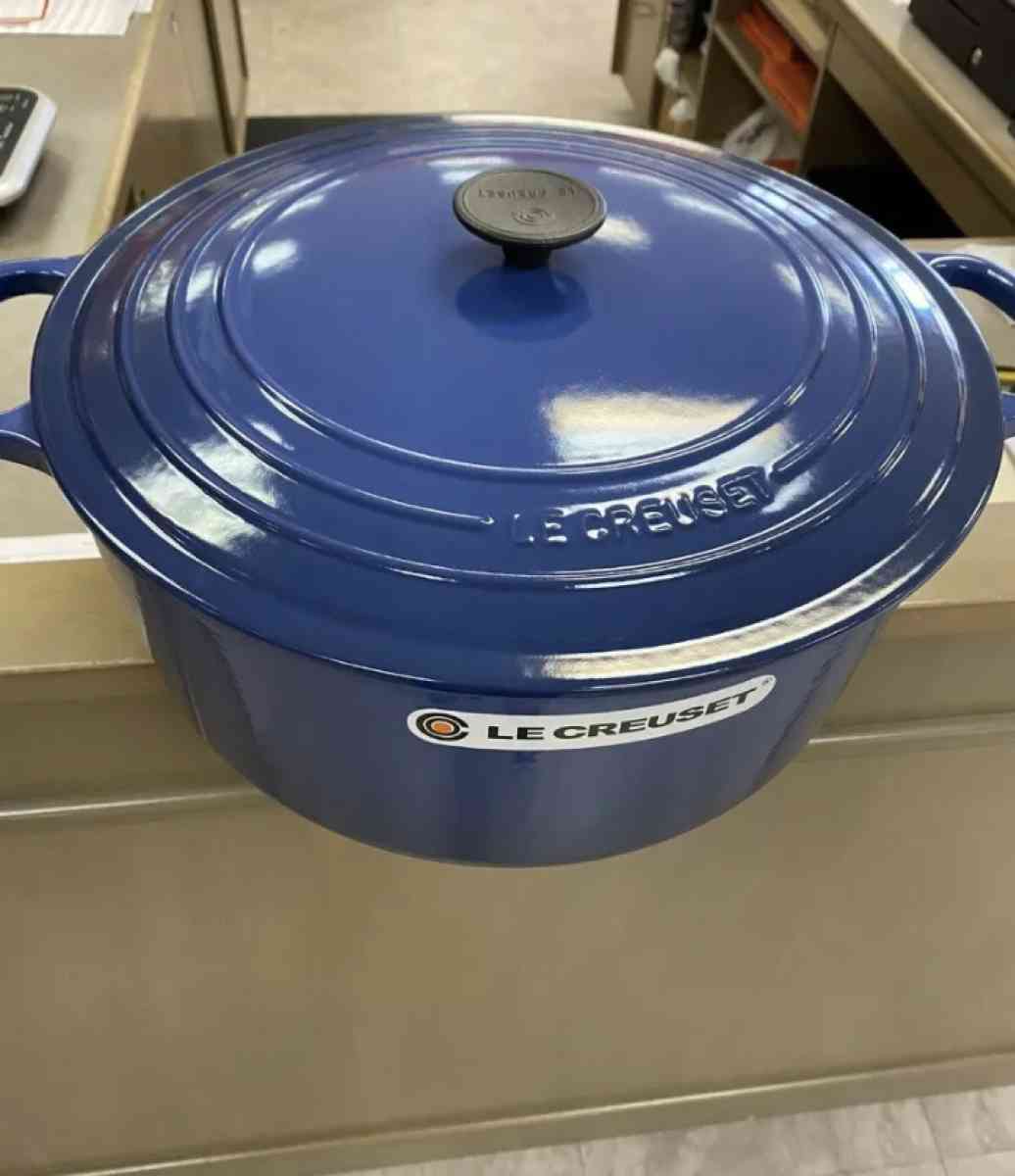 Le Creuset 13Qt dutch oven