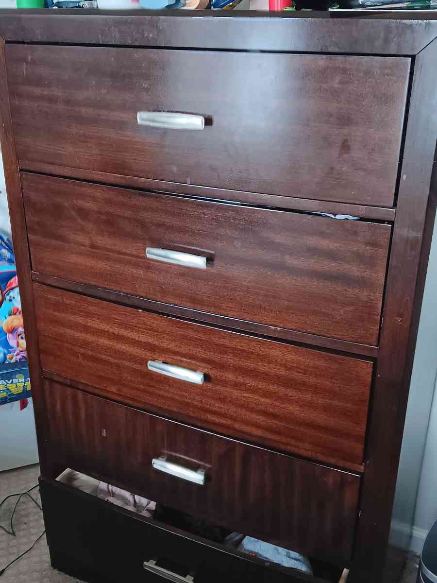 bedroom furniture and TV stand