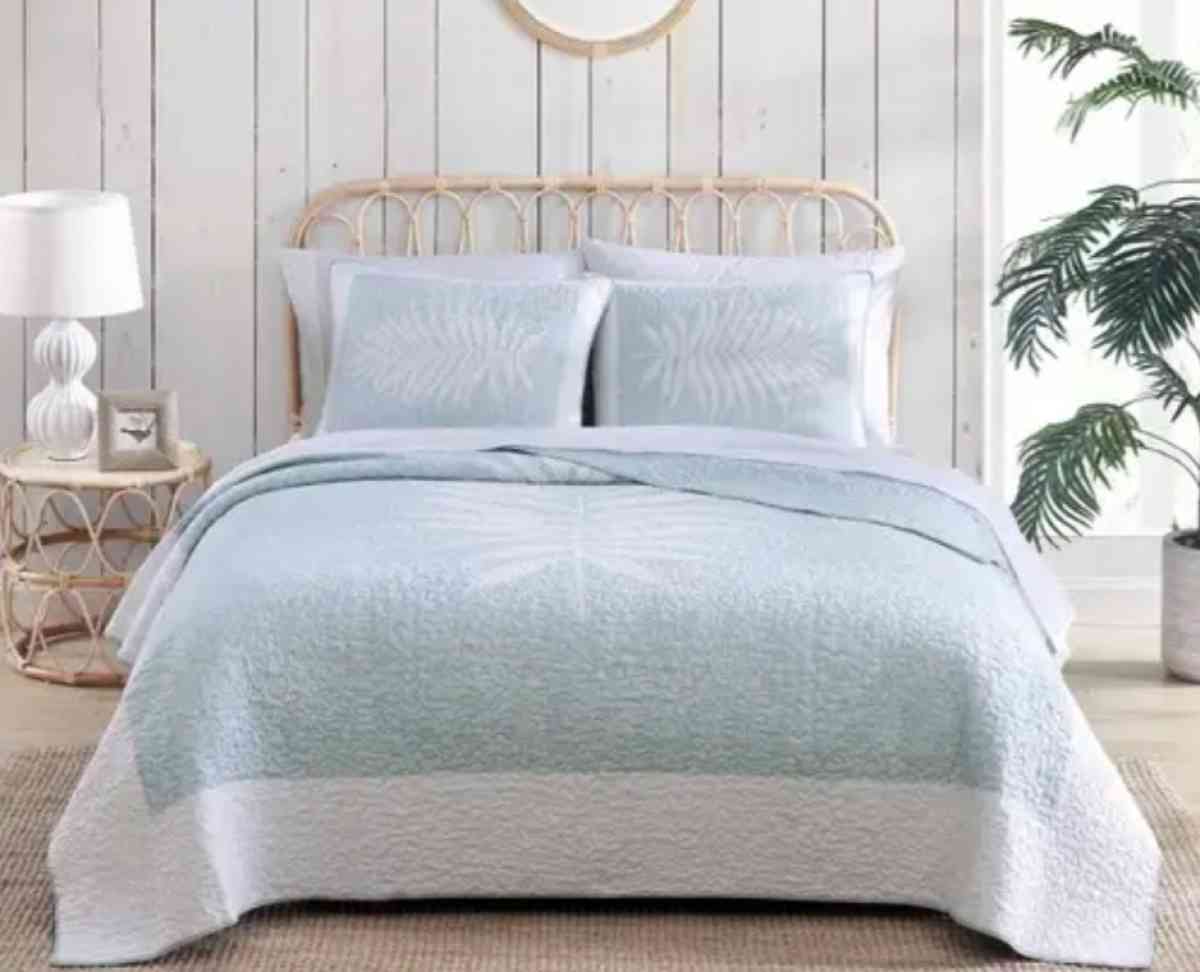 Tommy Bahama Field Of Fronds  Blue 100 Cotton Quilt  Shams