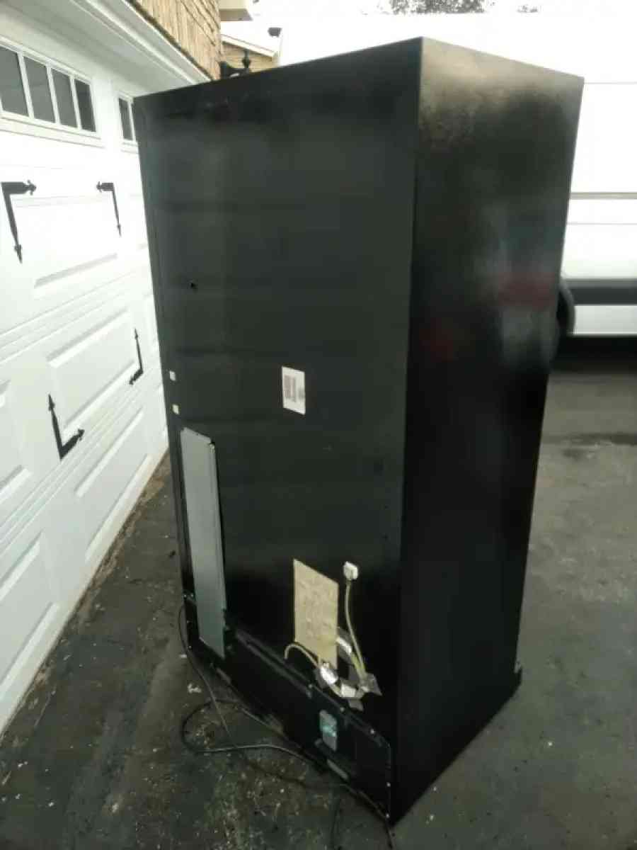 black Amana fridge