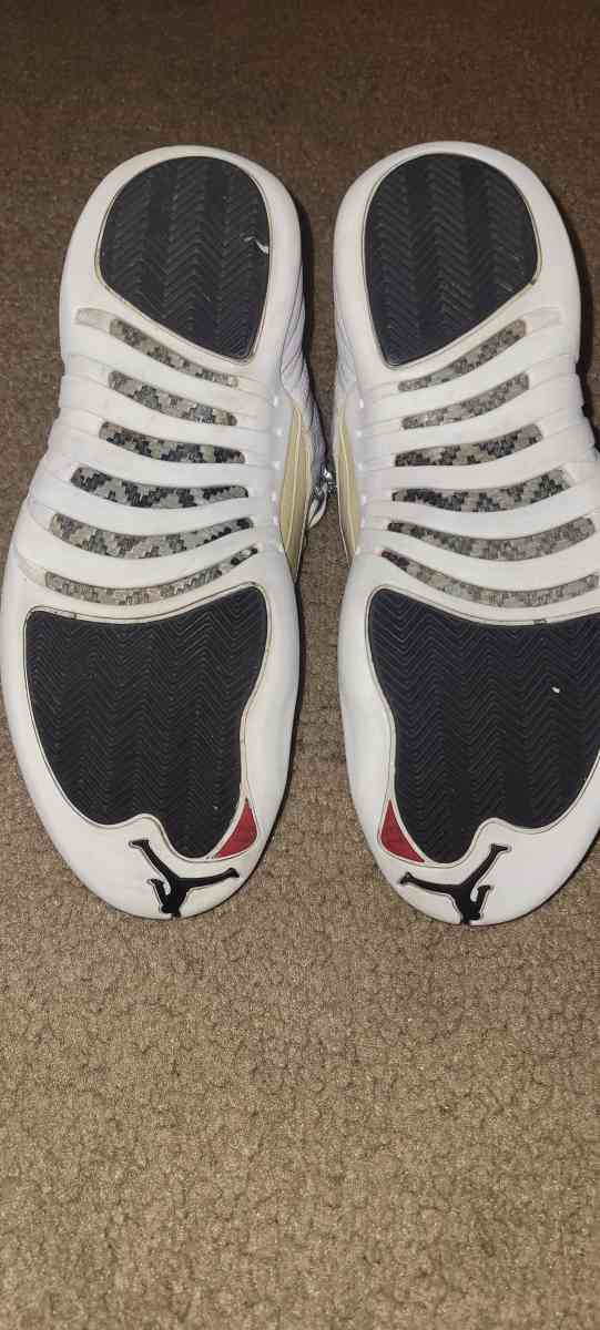 jordands 12s rising sun  used excellent condition
