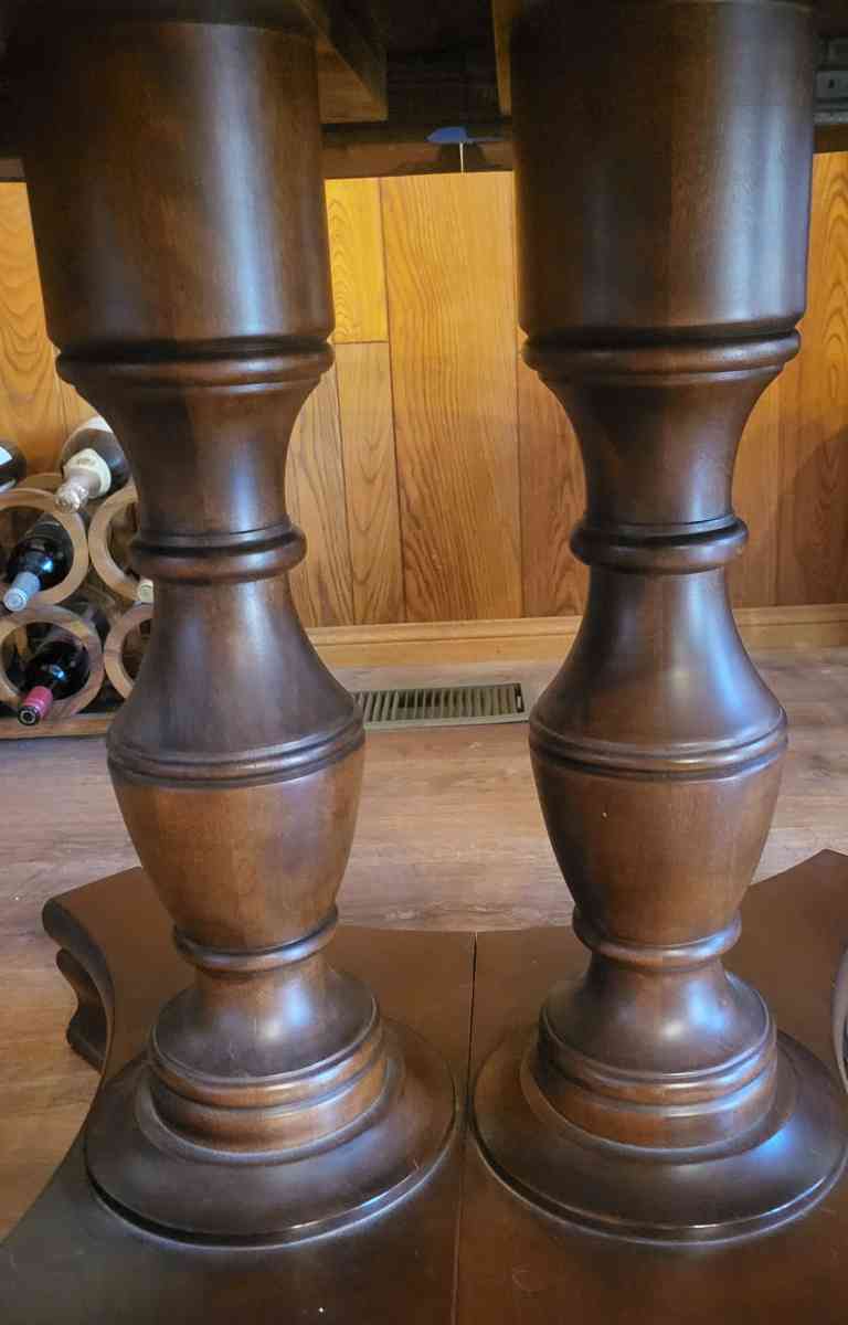 Temple Stuart Dining Room Table