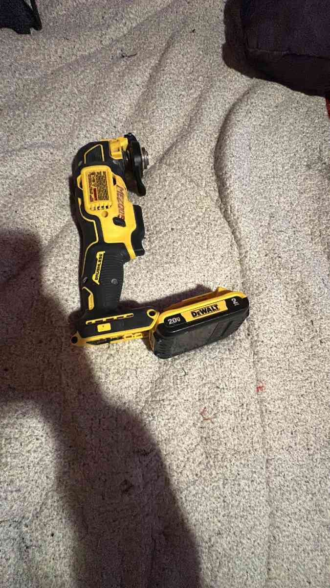 DeWalt utilitie tool